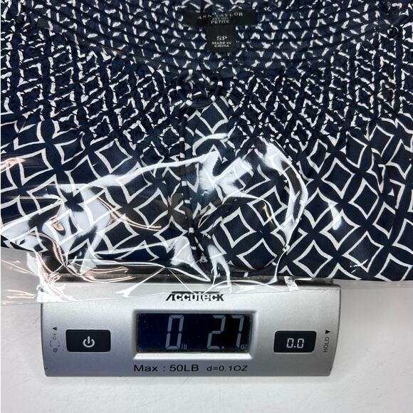 Ann Taylor Women’s Flutter Sleeve Keyhole String Tie Geometric Lightweight Top S - Picture 10 of 10